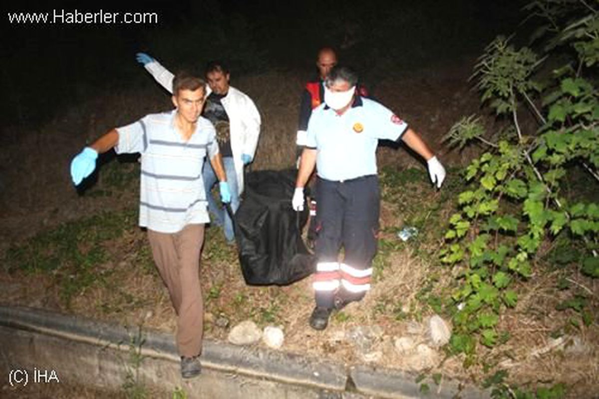 Ormanlık Alanda Ağaca Asılı Bir Ceset Bulundu