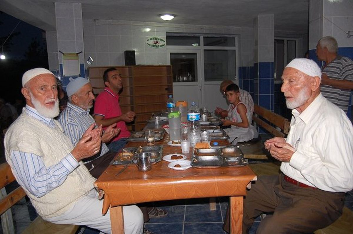 (Özel Haber) Bu Köyde Oruçlar Her Gün Birlikte Açılıyor