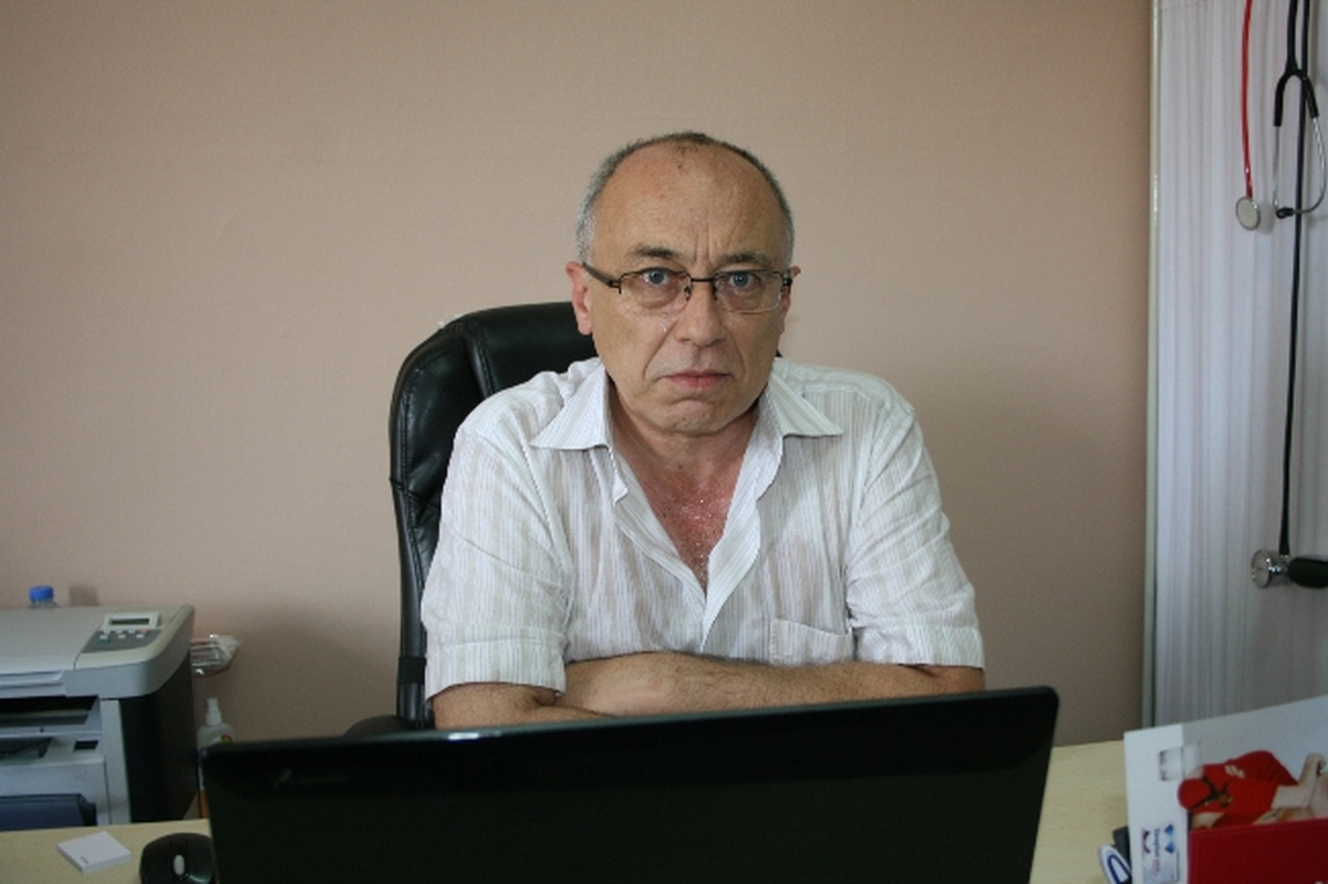 (Özel Haber) Cenazede Kalbi Duran Adamın İmdadına, Yine Cenazeye Gelen Doktor Yetişti