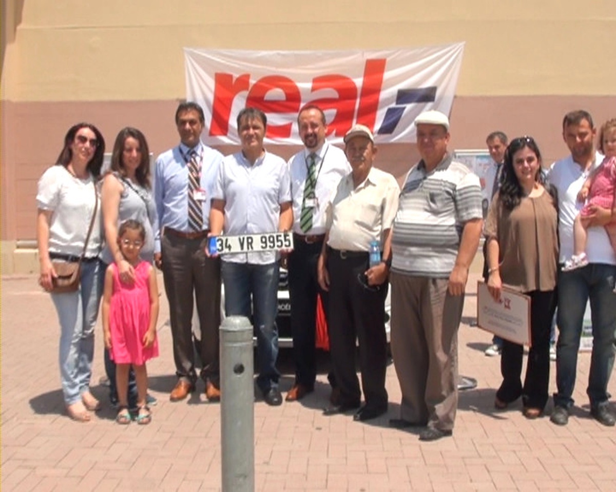 Real Hipermarketleri Türkiye\'deki 15.Yılını Kutladı