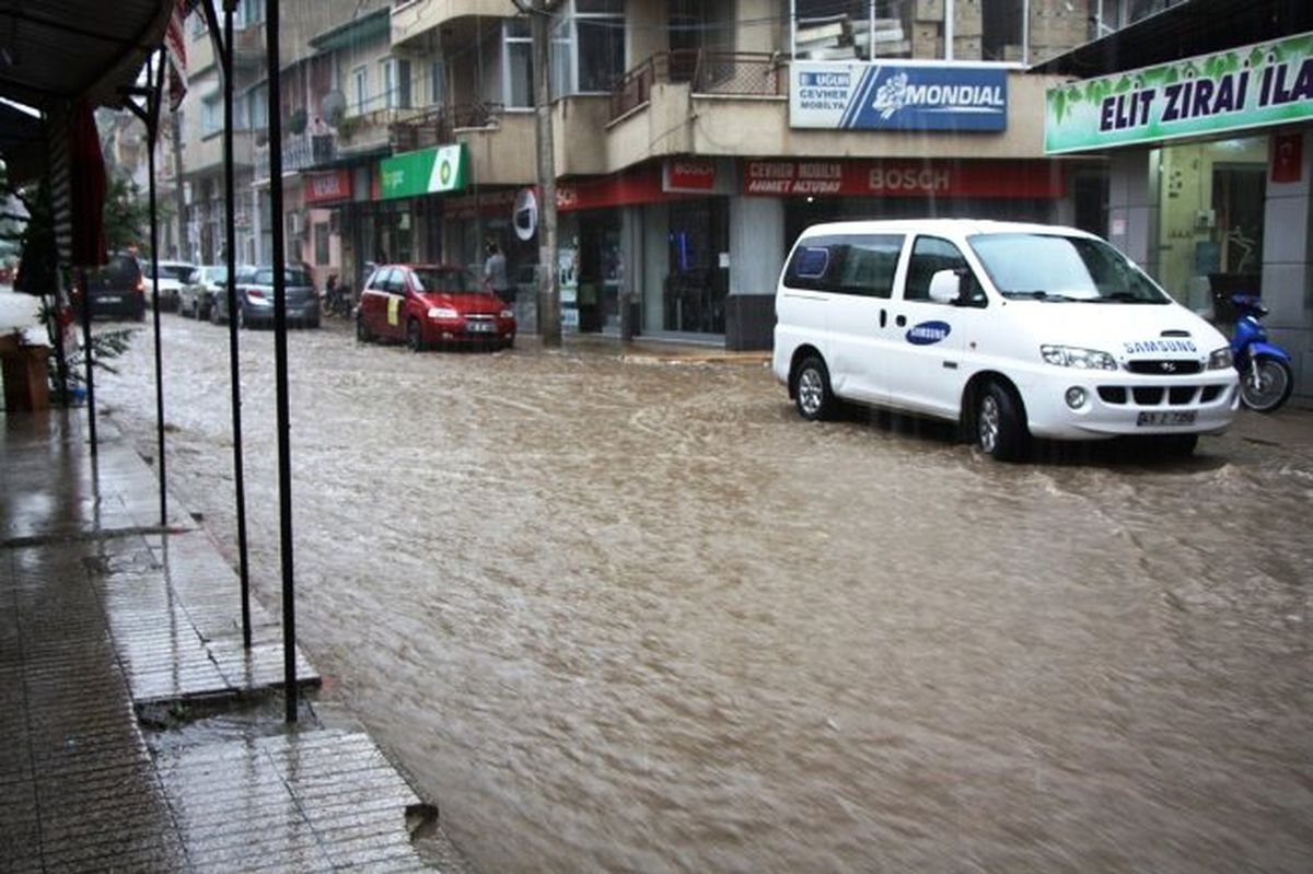 Sarıgöl Yağmura Teslim Oldu