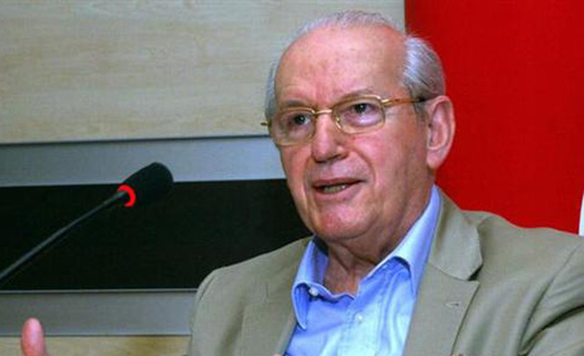 Şenes Erzik, Eleştirilere Cevap Verdi