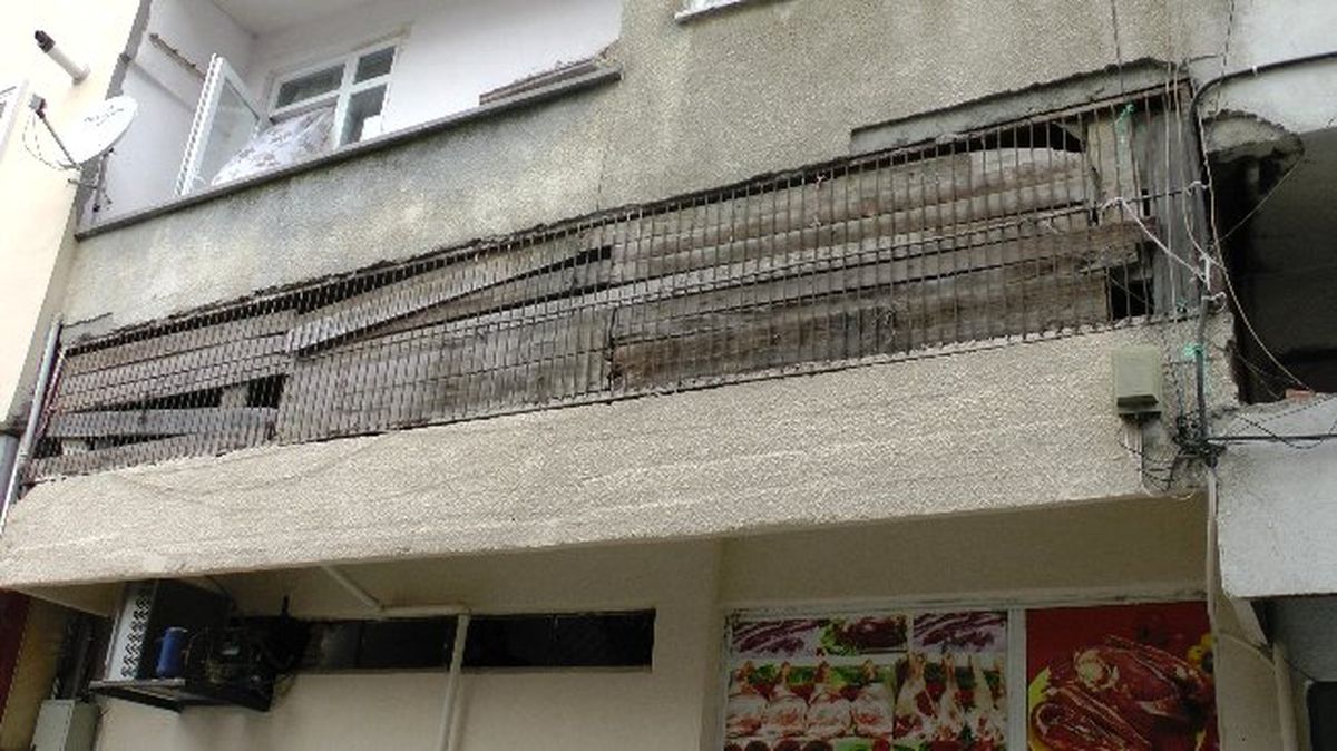 Sıkışan Köpeği Kurtarmak İçin Seferber Oldular