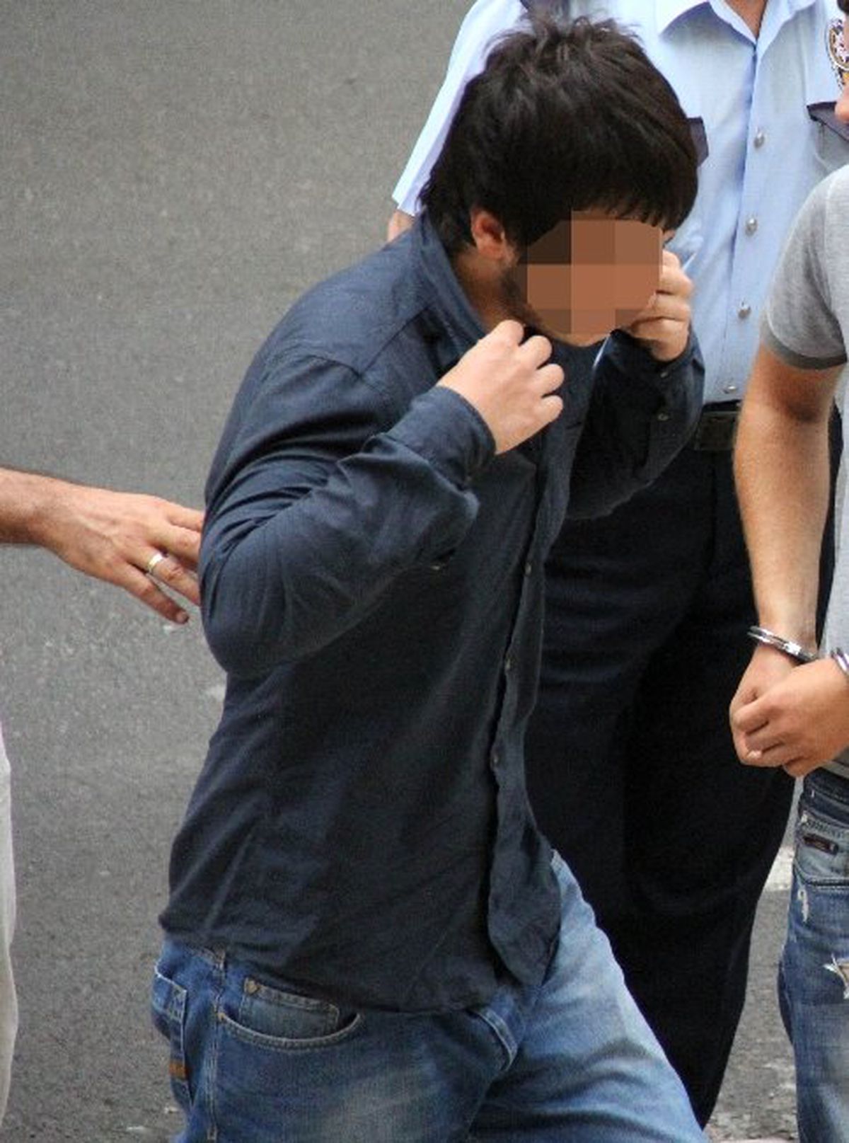 Sızlayan Vicdanı Başını Derde Soktu