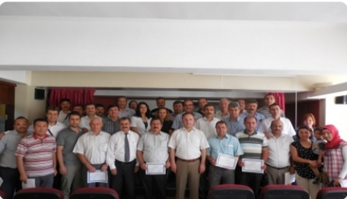 Teknoloji Tasarım Kursunu Tamamlayanlara Belgeleri Verildi
