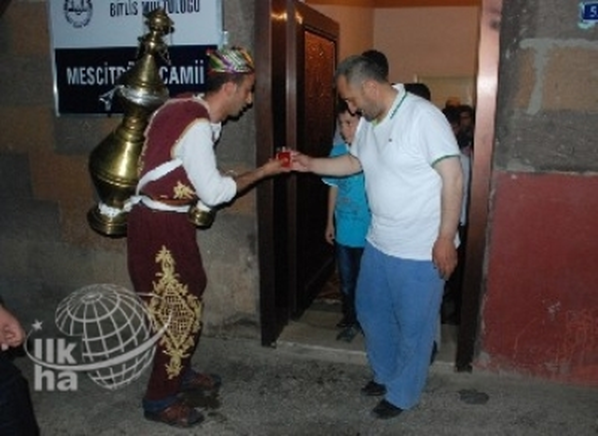 Teravihten Sonra Osmanlı Şerbeti İkramı