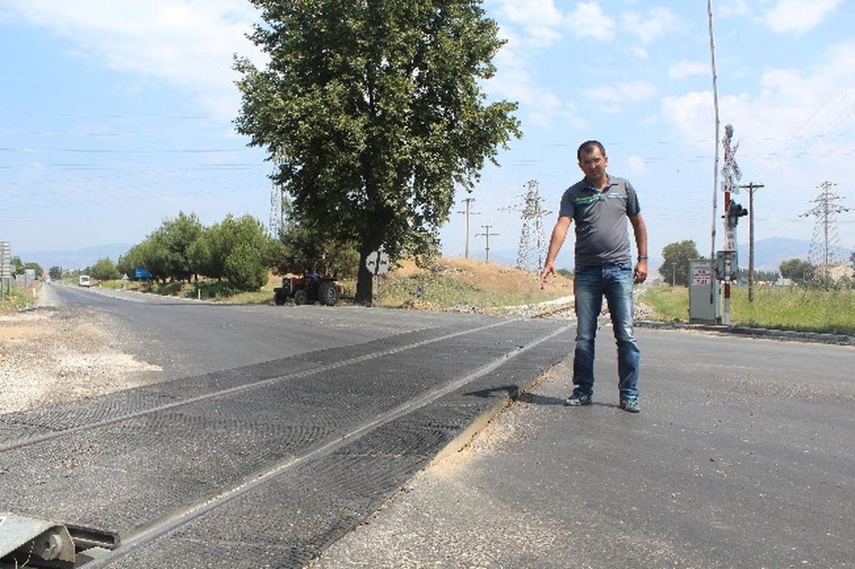 Tire\'de Hemzemin Geçit Tehlike Saçıyor