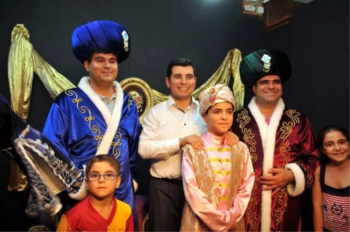 Tütüncü Ramazan Çarşısını Gezdi