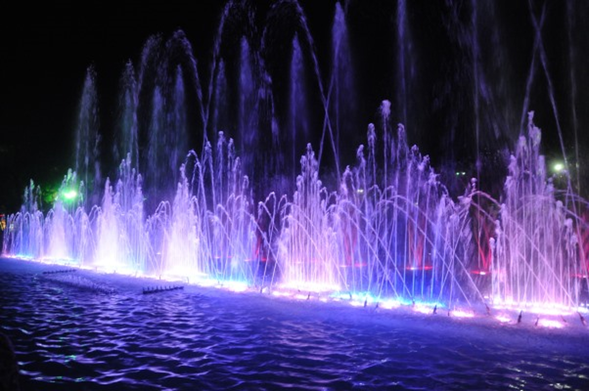 Ulupark Dolup Taşıyor