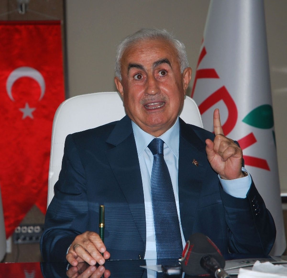 Vali Şahin İlginç Üst Geçit Cevabı