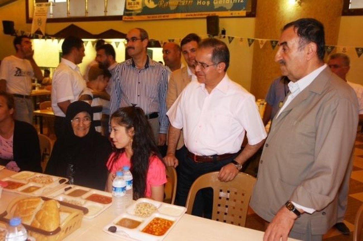 Vali Tapsız, Beşir Derneği\'nin İftarına Katıldı
