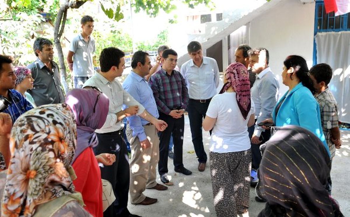 Ak Partililerden Evlere Ziyaret