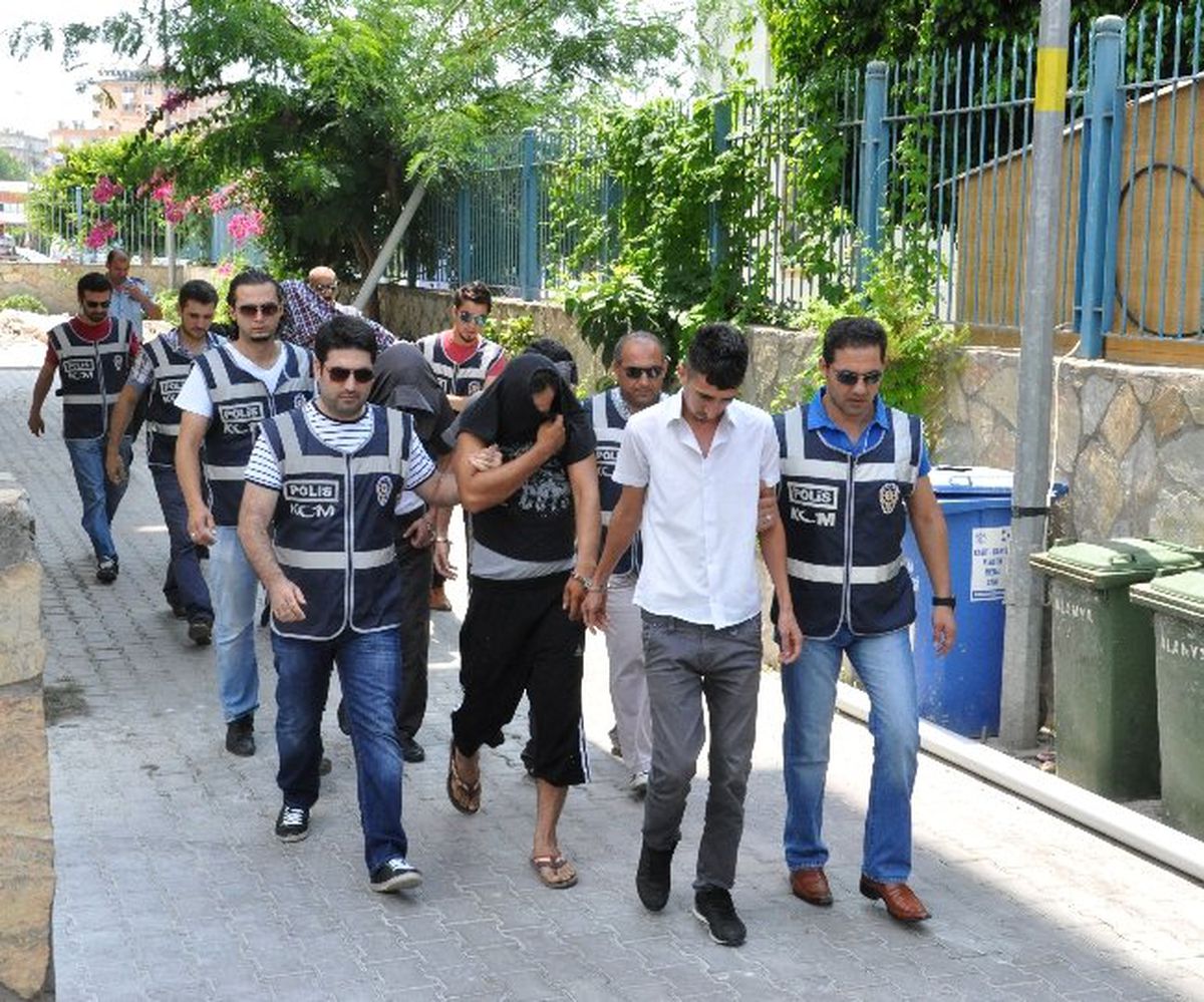 Alanya\'da Uyuşturucu Satıcılarına Operasyon