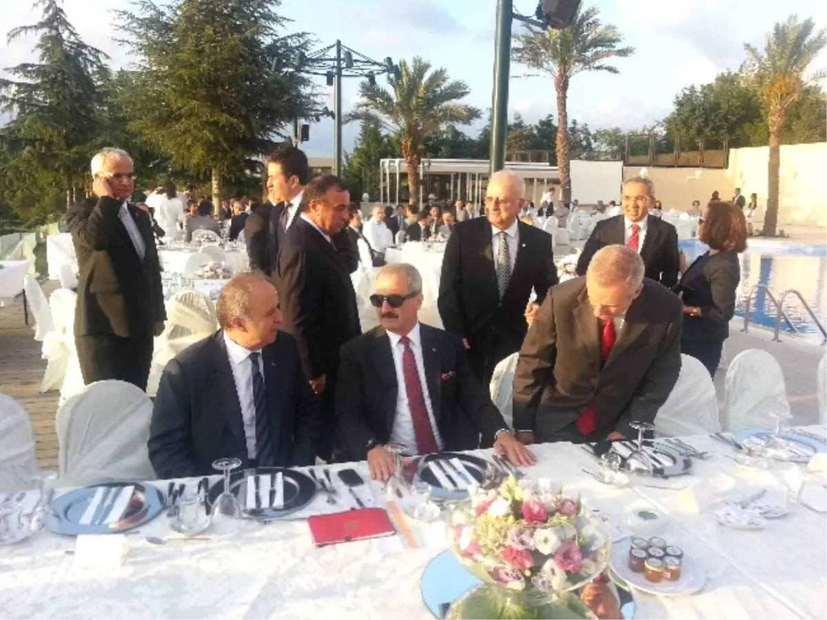 Bakan Çağlayan, İstanbul İhracatçılar Birliği Ödül Töreni ve İftarına Katıldı