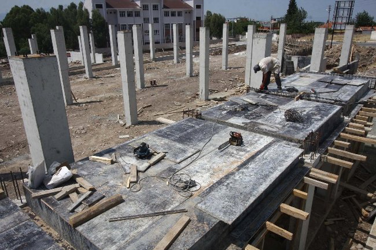 Bayraklı Belediyesi\'nden Yeni Pazaryeri