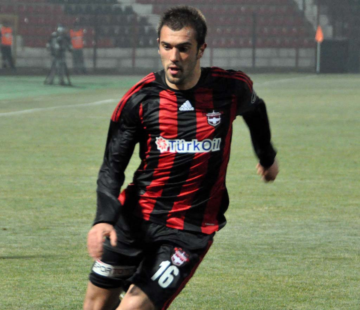 Beşiktaş, Serdar Kurtuluş ile Görüşmelere Başladı