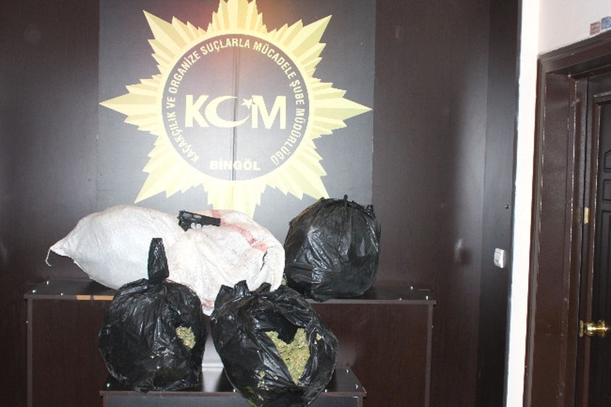 Bingöl\'de 24 Kilo Esrar Ele Geçirildi