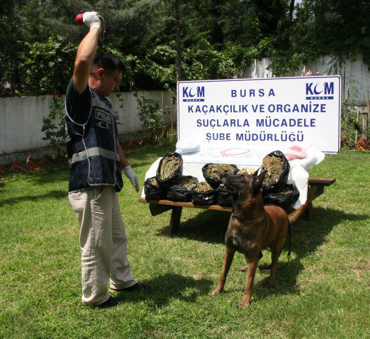 Bursa\'da Uyuşturucu Operasyonu