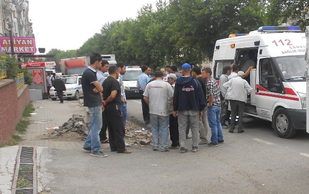 Çankırı\'da Kuran Kursuna Giden 3 Çocuğa Kamyonet Çarptı