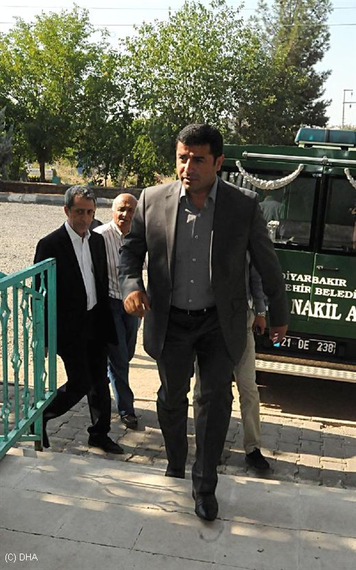 Eski Milletvekili Hatip Dicle\'nin Annesi Vefat Etti