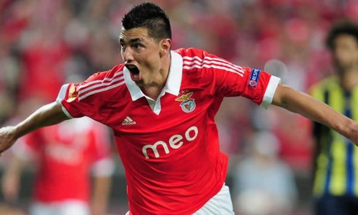 Fenerbahçe, Cardozo\'nun Transferini Bitirdi