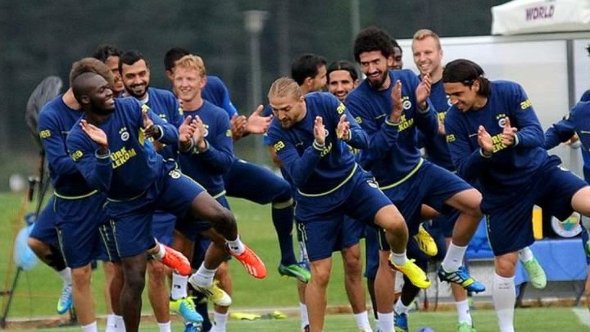 Fenerbahçe\'nin Kampında Büyük Coşku
