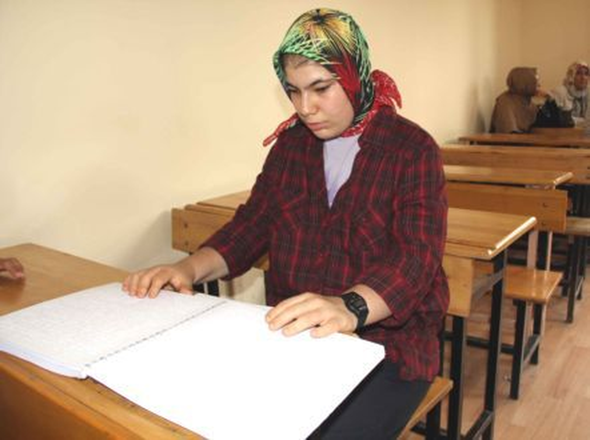 Görme Engelli Öğreticiden Kur\'an I Kerim Öğreniyorlar