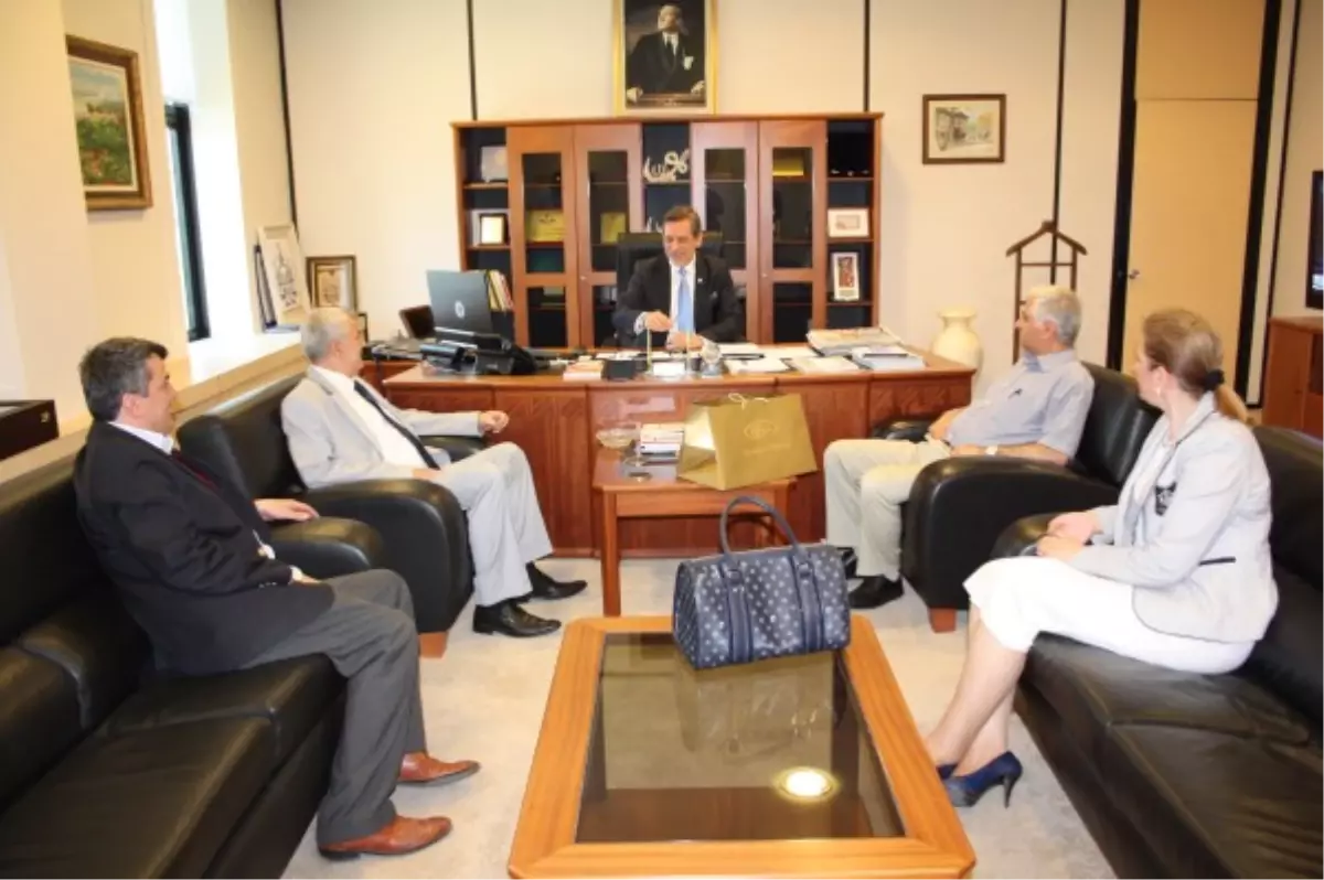 İGM Başkanı Akdemir\'den Burkay\'a Hayırlı Olsun Ziyareti