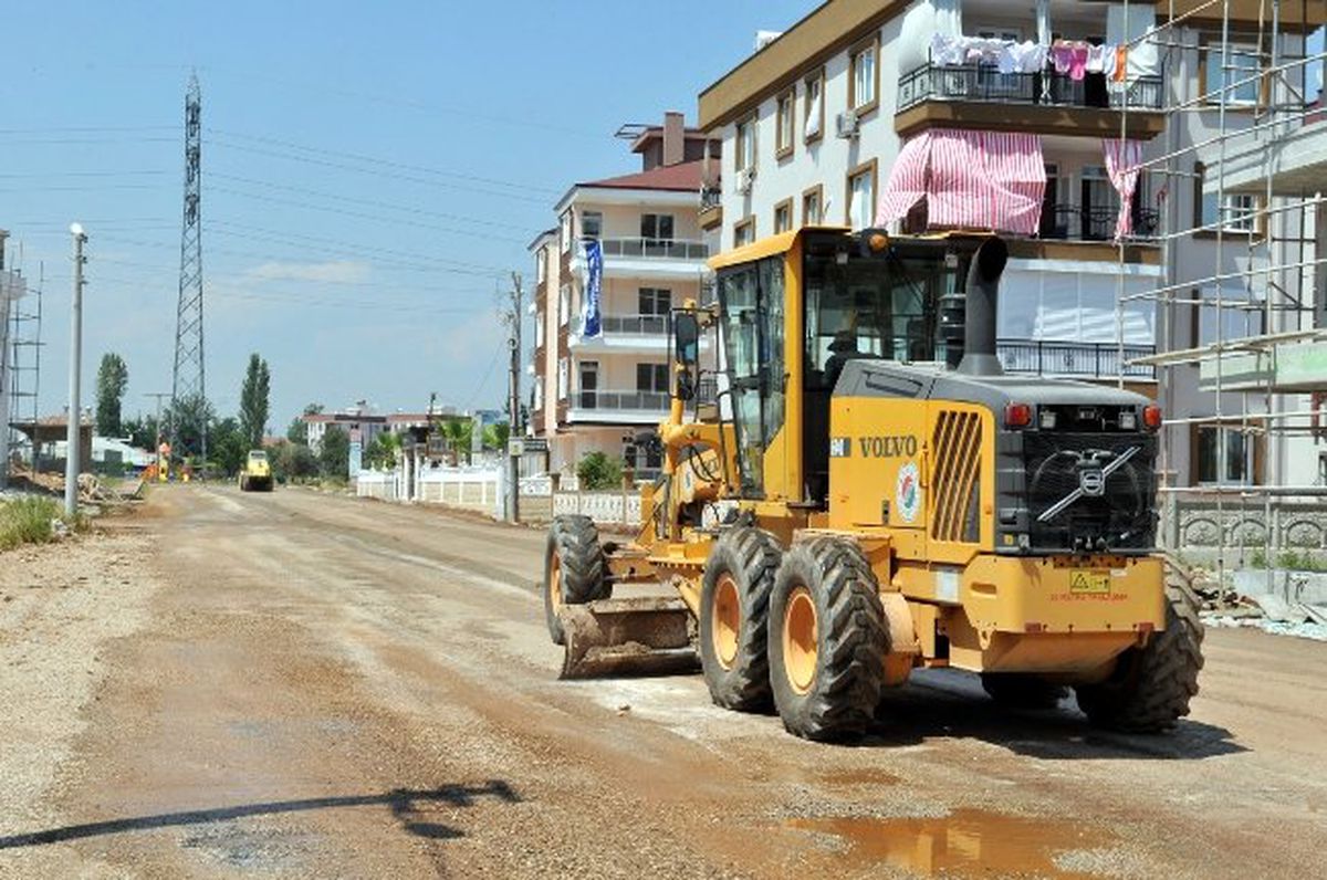 Kepez\'de Asfalt Çalışmaları Devam Ediyor