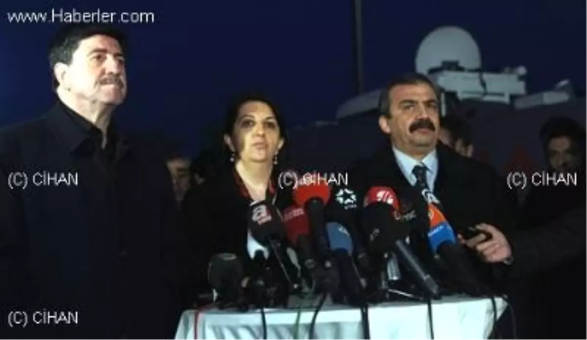 Öcalan\'dan Kandil\'e: Bu Olaylar Neyin Nesi?