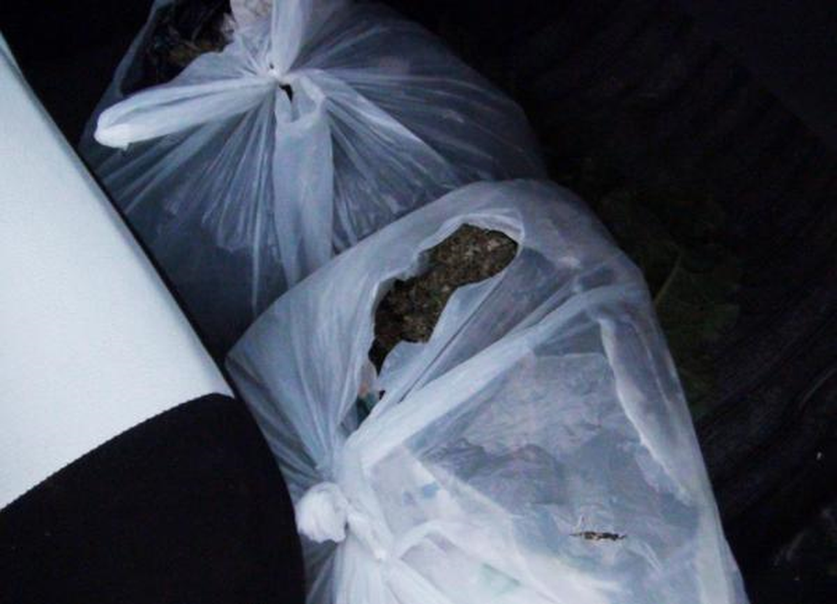 Otomobilde 2 Kilo Esrar Ele Geçti