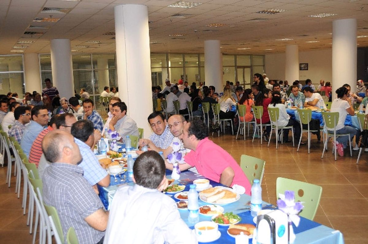Rektör Güvenç\'ten İftar Yemeği