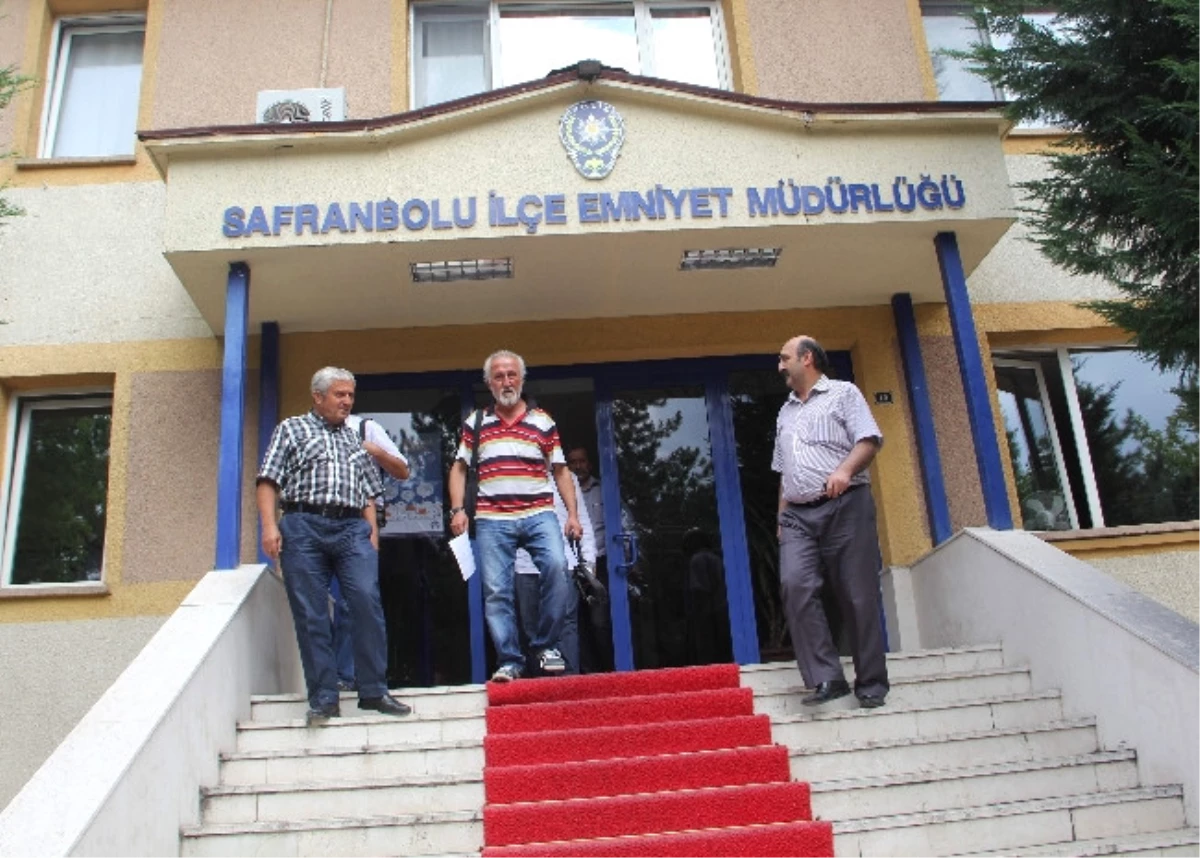 Safranbolu Belediye Başkanı Gazeteciye Yumruk Attı İddiası