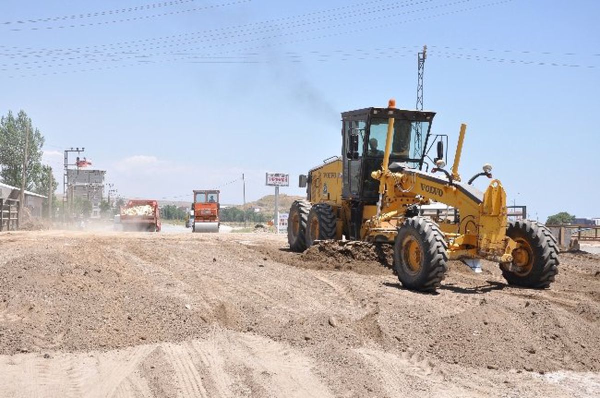 Tatvan Belediyesi\'nden Yol Yapım Çalışması