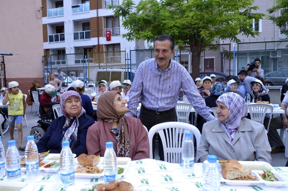 Tepebaşı Sokaklarında Ramazan Bereketi