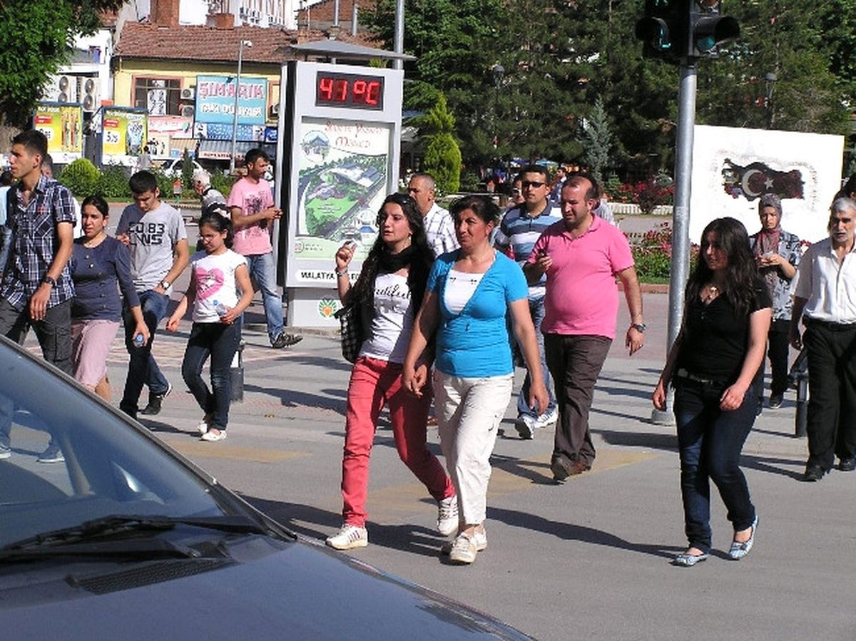 Termometre Güneşte 40 Dereceden Fazla Gösterdi
