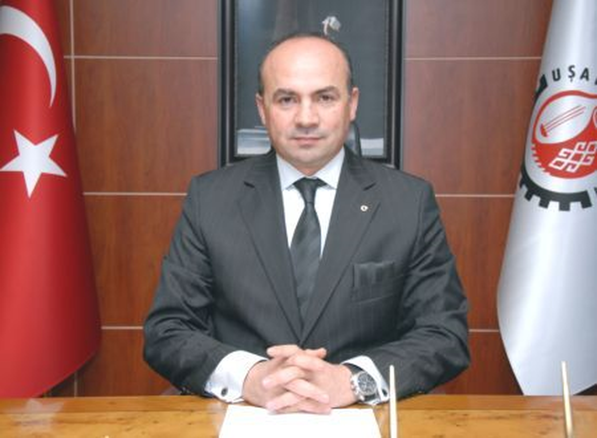 Uşak Belediyesi 2 Bin 100 Aileye Gıda Paketi Dağıttı