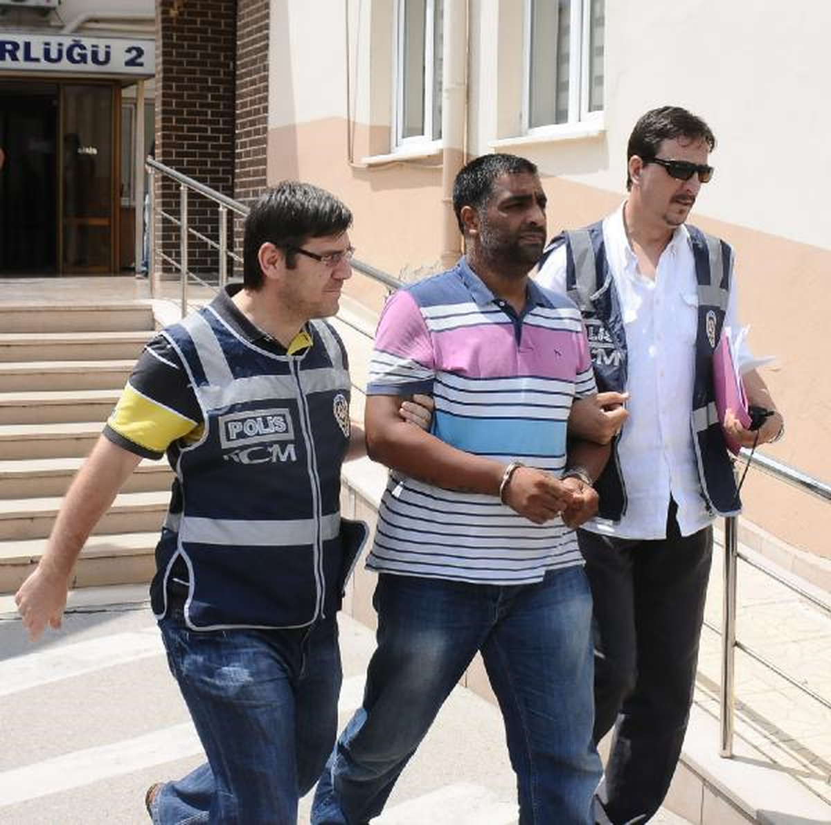 Uyuşturucuyu Odunluğa Saklamış