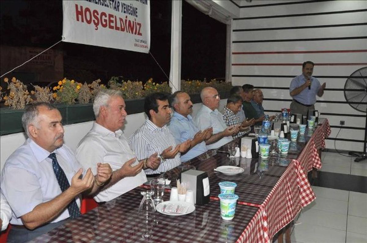 Vali Güzeloğlu Esnafla İftarda Buluştu