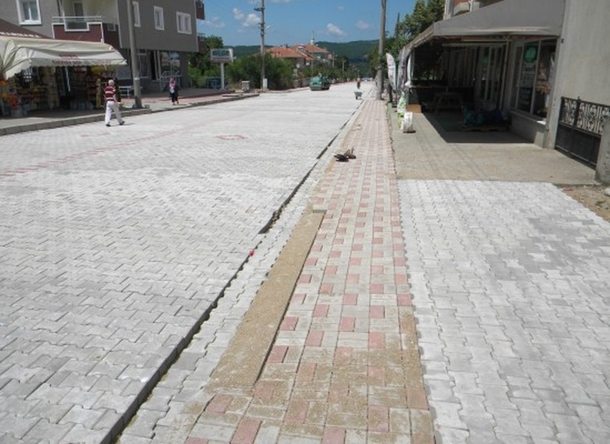 Yenice\'de Yol Çalışmaları Devam Ediyor