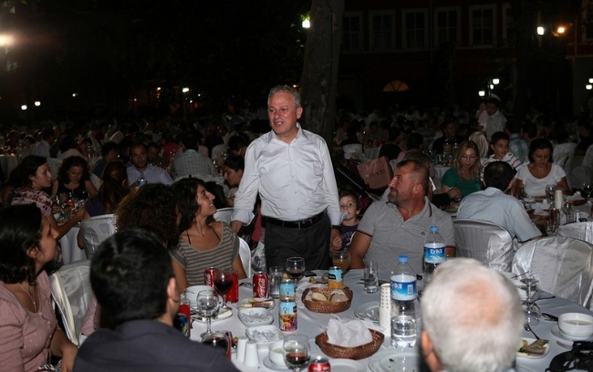 Yıldızlılar Yağmur Altında Birlikte Oruç Açtı