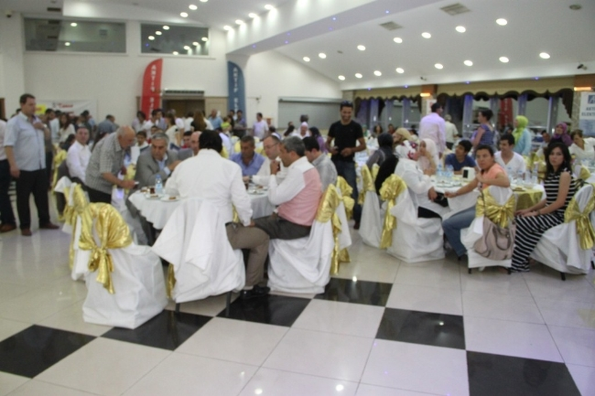 AK Parti Bornova\'dan Gönül Sofraları