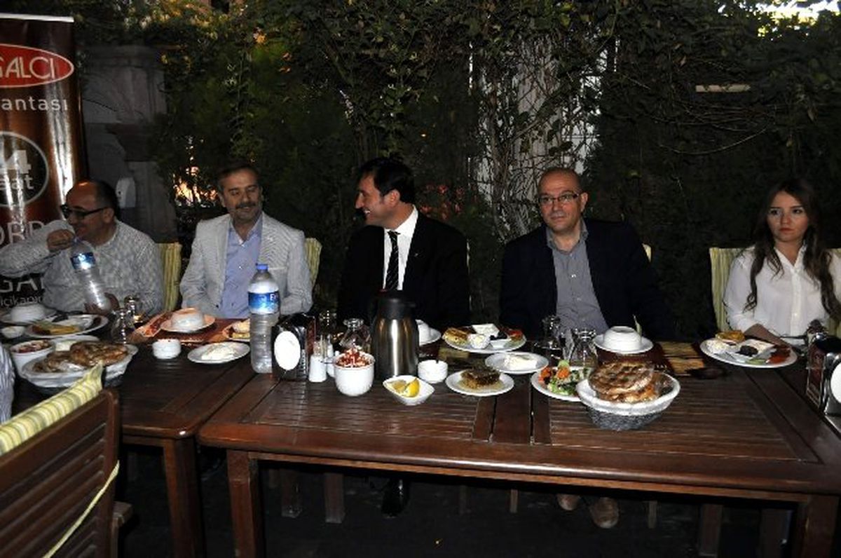 AK Parti\'den Basına İftar
