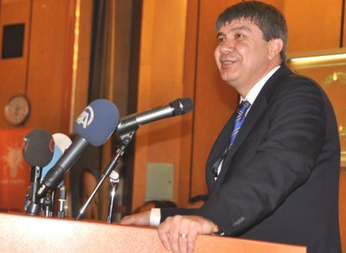AK Parti Genel Başkan Yardımcısı Türel, Ramazan Etkinlik Alanını Ziyaret Etti