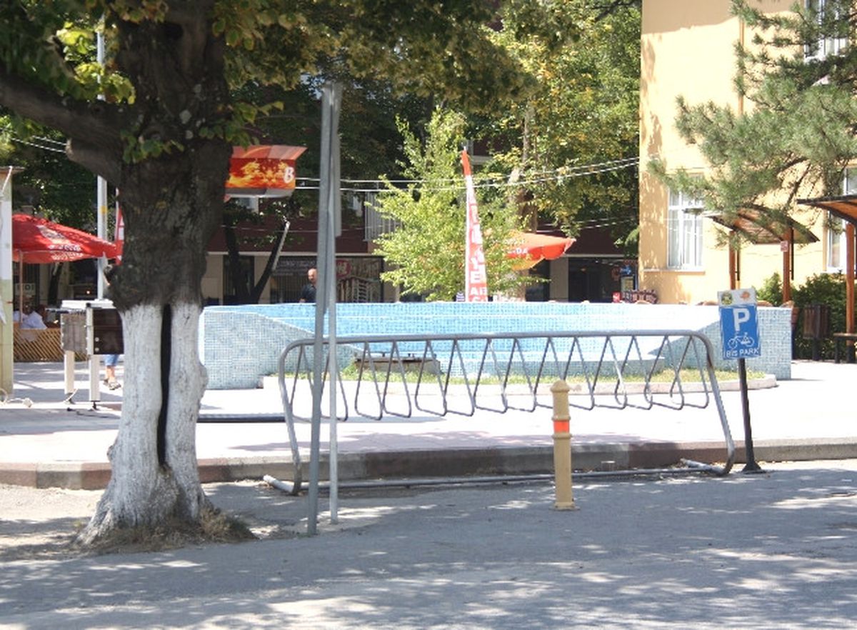 Al Bisikleti, Dolaş Sakin Şehri