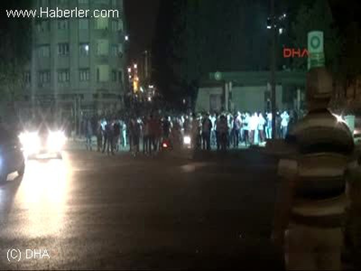 Antakya\'da \'Gezi\' Protestosuna Polis Müdahalesi