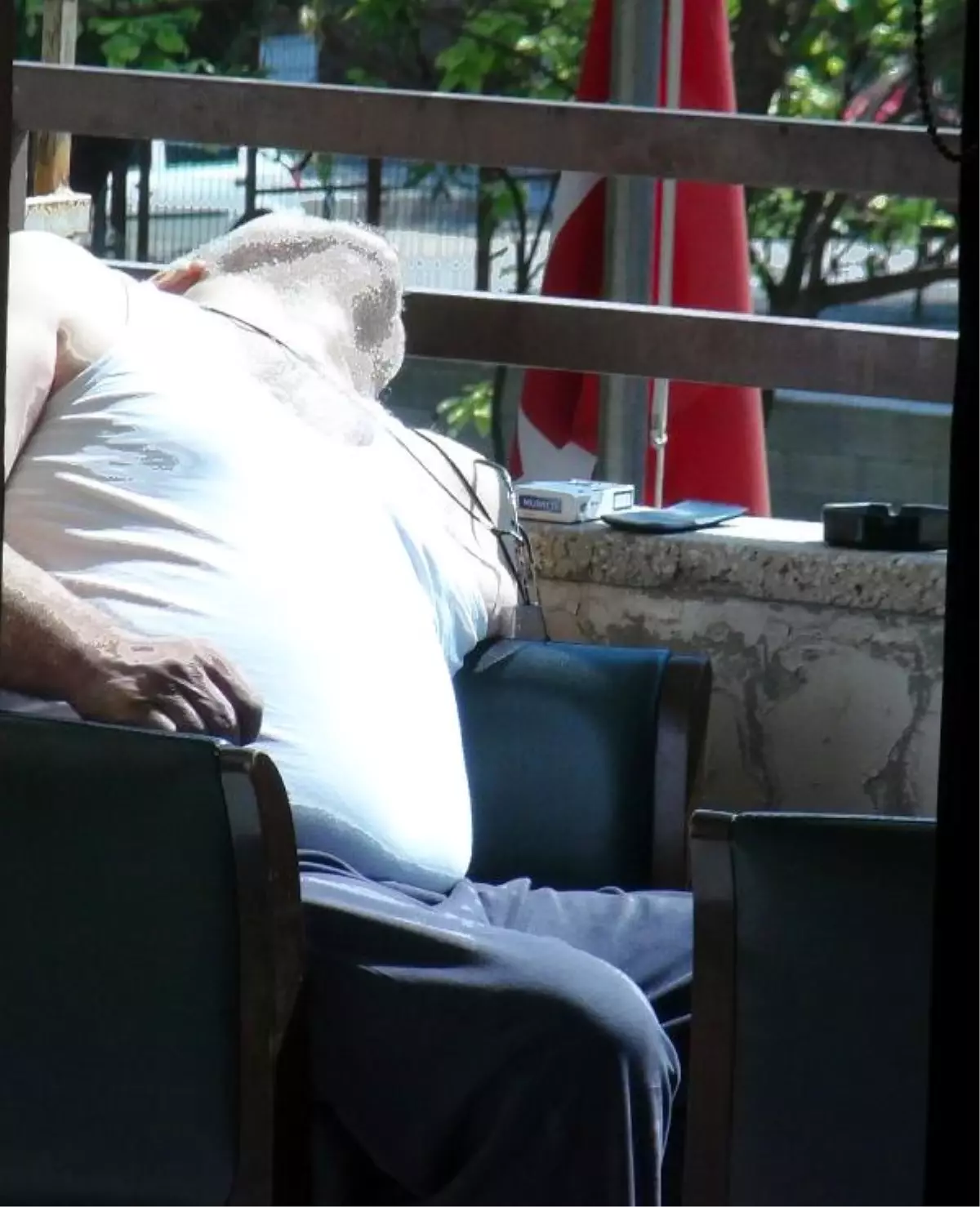 Arkadaşının Bürosunda Kalp Krizinden Öldü