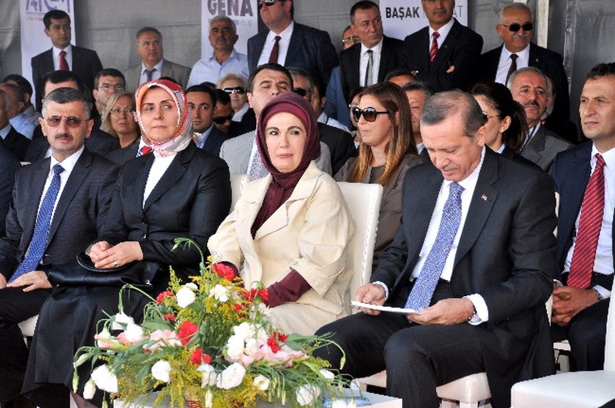 Başbakan, Bakan Yıldırım\'dan Borç Alarak Çocuklara Verdi