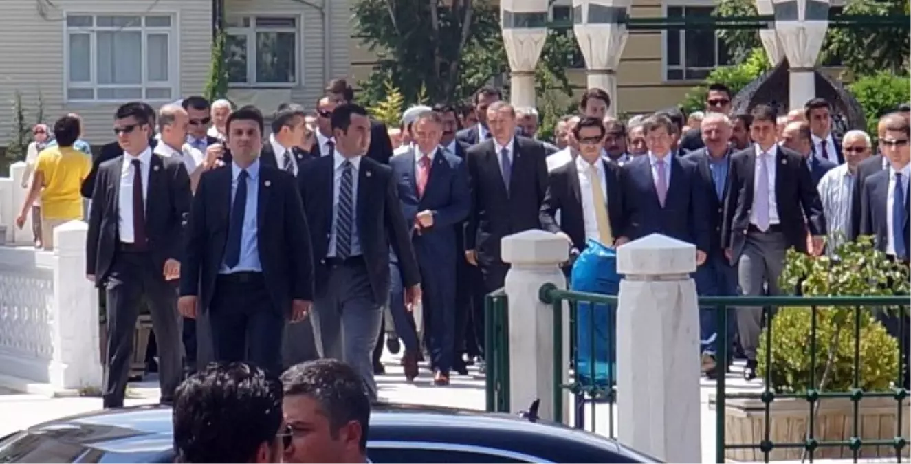 Başbakan Erdoğan Cuma Namazını Subayevleri\'nde Kıldı