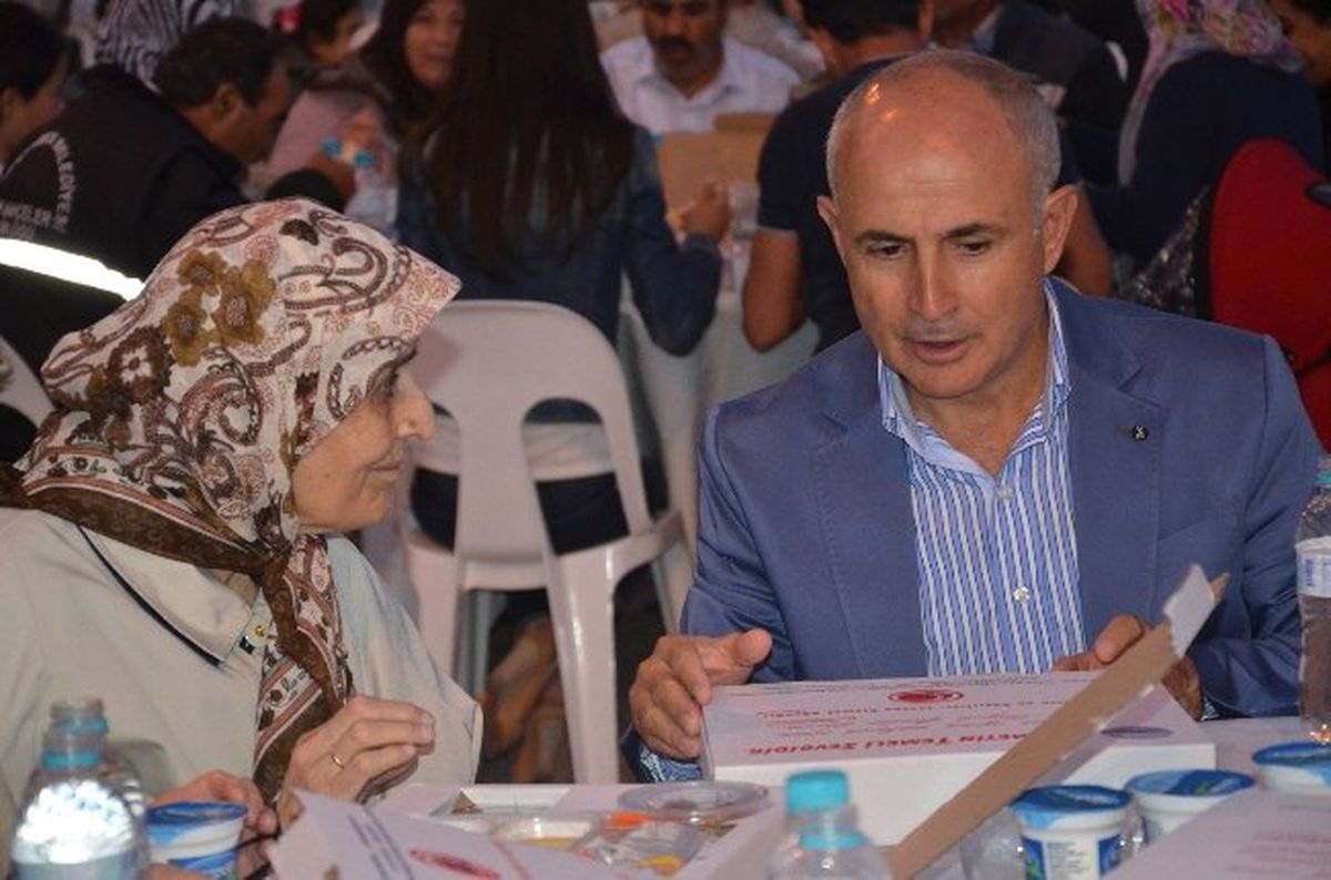 Başkan Hasan Akgün, 3 Bin Kişiyle Aynı Sofrayı Paylaştı
